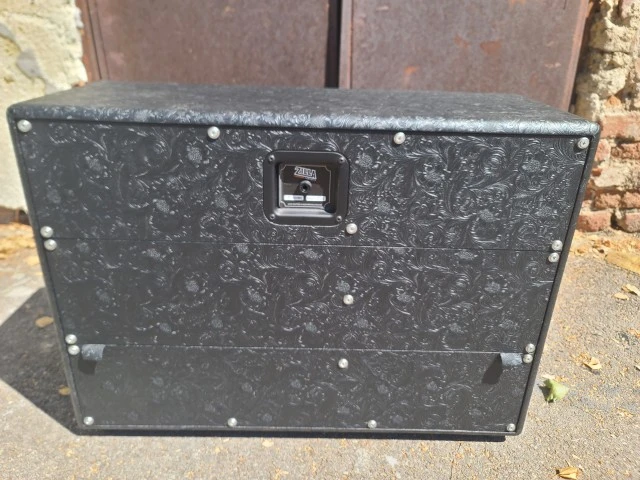 Zilla 2x12 Studio Pro - Celestion Neo Creambacks, Bogner Tolex