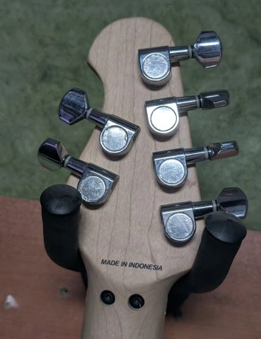 Music Man Sterling SUB Axis AX4